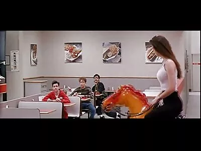13 મી વિડિઓ (કારા લી) પર ચોદવું